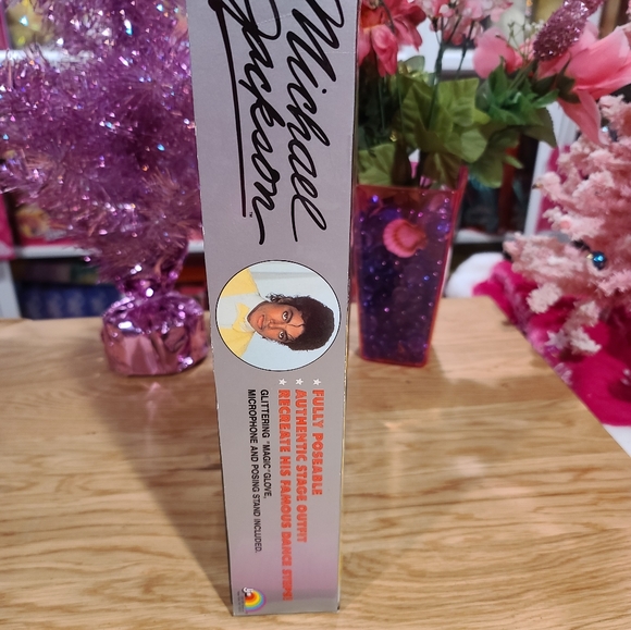 NEW! 1984 MICHAEL JACKSON AMERICAN MUSIC AWARDS DOLL! - Picture 9 of 10